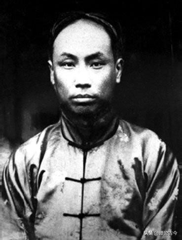 鹤卿.白色背景女生头像。微信，鹤卿.白色背景女生头像。（蔡元培为让留美归国的年轻博士胡适进入北大教书竟然伪造假学历）