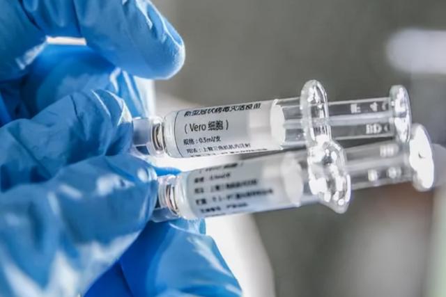 打第三针加强针需要戒酒吗，央视辟谣打疫苗喝酒吗（官方表示：有“5类人”需注意）