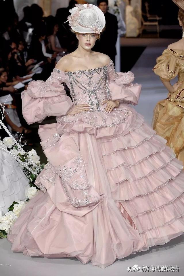 迪奥经典之作服装图，<迪奥>2007秋冬高定系列