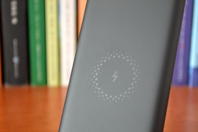 小米无线充电器怎么用，以下经验供大家参考（小米立式无线充电器体验）