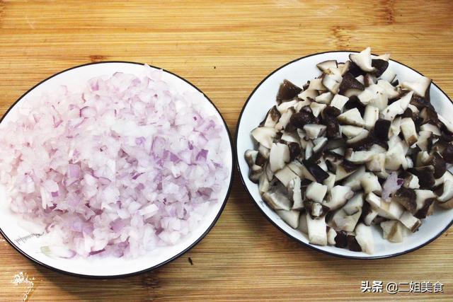 炸肉盒的面如何和，炸肉盒子的做法（做盒子没想到这么好吃）