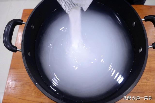 做咸鸭蛋可不可以用鸡蛋做，鸡蛋可以做咸鸭蛋的做法（老辈人常用的水盐比例）