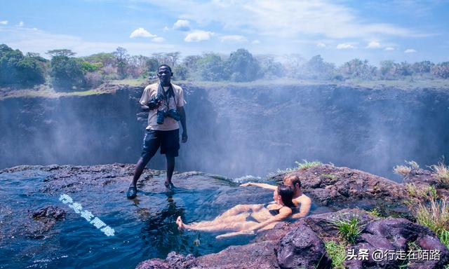 维多利亚大瀑布，维多利亚瀑布（平均每秒935吨流量）