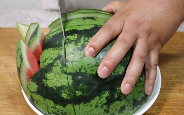 西瓜的花样切法20种，花样切西瓜的方法（最喜欢这3种切法）