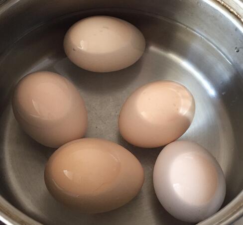 图片[2]-【煮鸡蛋】做法步骤图 蛋黄嫩滑 壳一剥就掉-起舞食谱网