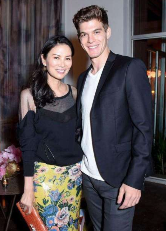 刘玉玲是谁的老婆，刘玉玲是谁（50岁邓文迪与小27岁男模分手）