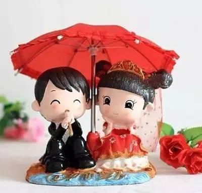 结婚打红伞的忌讳，结婚撑红伞的禁忌（新娘出嫁时为什么要撑红伞）
