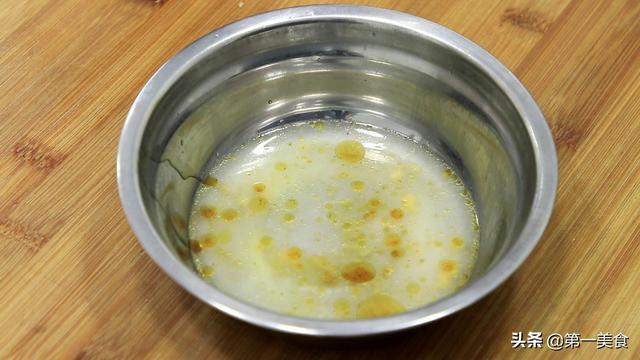  豆芽焯水几分钟熟，豆芽需要焯水几分钟再炒（看看厨师做菜时都放啥调料） 