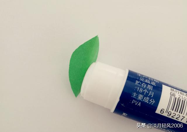 花朵手工粘贴画，花朵手工（一学就会的简单贴画教程）