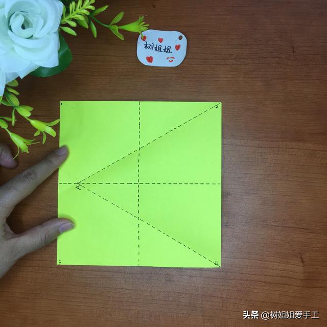 飞镖怎么折飞得远又简单，简单的手工折纸（1个正三边形折出来的飞镖与风车）