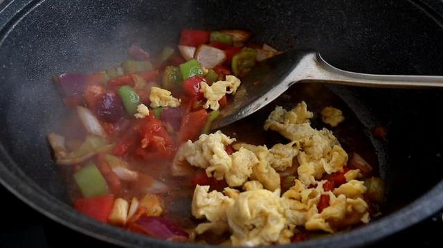 炒拉条子的家常做法，炒拉条怎么做最好吃（味道比饭店里的还好吃）