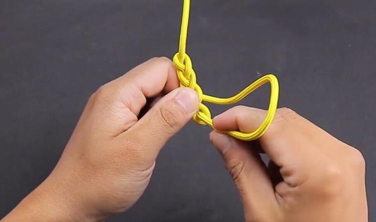 怎样编手链(简单手工�ne织手�