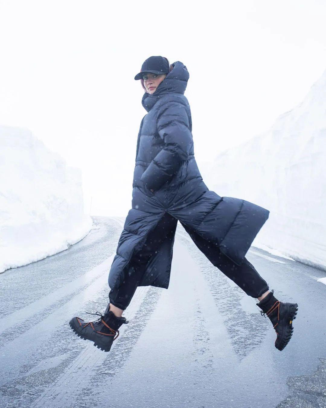 云南少数民族服饰，云南各民族的服饰（体育生羽绒服火了）