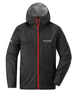 冲锋衣哪个牌子好，国内冲锋衣十大名牌排名（多年穿着登山冲锋衣的经验分享）