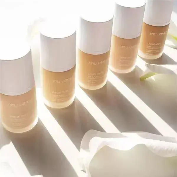 粉底液rmk是什么牌子，RMK粉底液色号（推荐10款适合春夏季的日系粉底液）