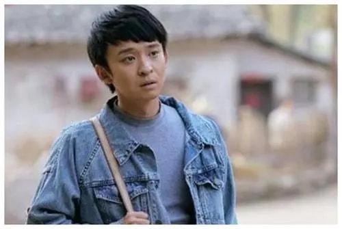 周星驰的老婆叫什么，他是周星驰电影的小人物（谁是周星驰的老婆）