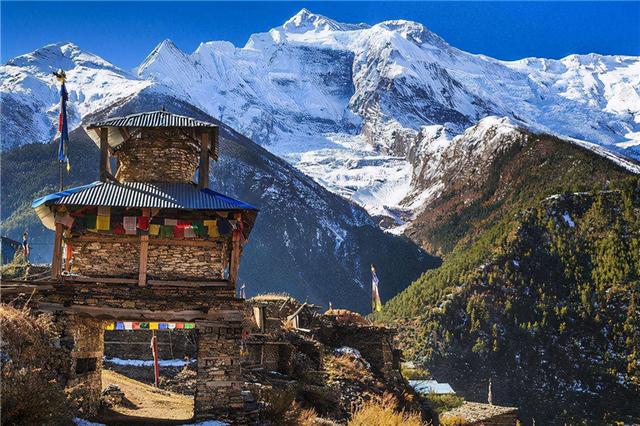 尼泊尔面积和人口，尼泊尔人口有多少人口国土面积（靠什么养活2800万人口）