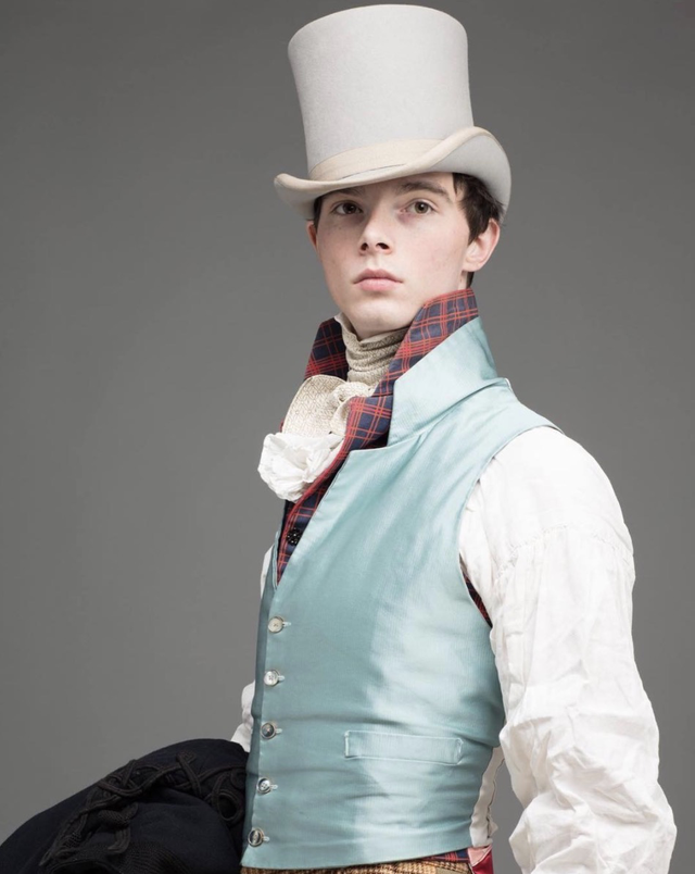 Zack什么意思，证件类型不符什么意思（？英国鲜肉小哥只穿200年前衣服上街）