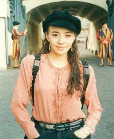 与宋丹丹离婚后，英达14年来对巴图不闻不问，是“渣”还是通透？