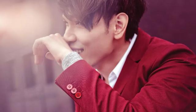 冬天里的一把火歌词，可可托海的牧羊人歌词（原唱无可替代PK翻唱超越经典）