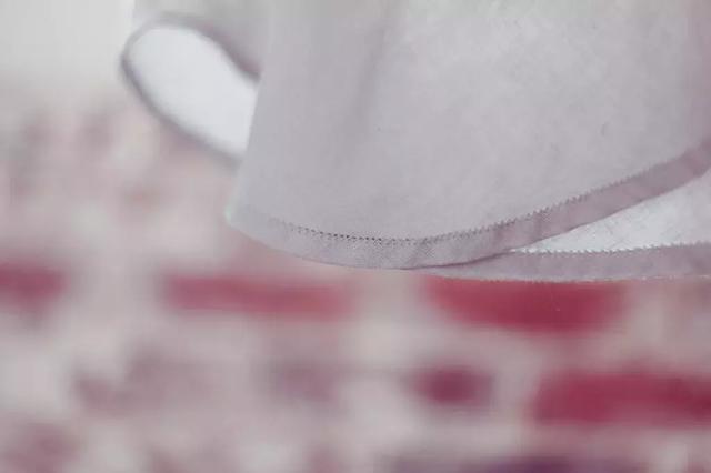 如何缝衣服看不出针脚，衣服怎么缝针看不出来（服装制作中小细节的制作工艺）