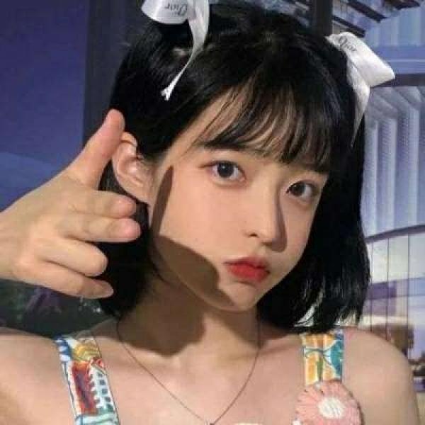 彩色头发妹妹可爱时尚，微信头像，彩色头发妹妹可爱时尚（看完图片我想染个彩虹头）