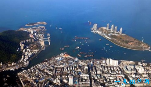 天涯海角景区介绍，实拍海南天涯海角景区（天涯海角是一个浪漫而美丽的风景区）