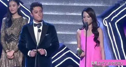 angelababy邓伦，邓伦ANGELABABY实锤了吗（邓伦偷看金晨引起争议）