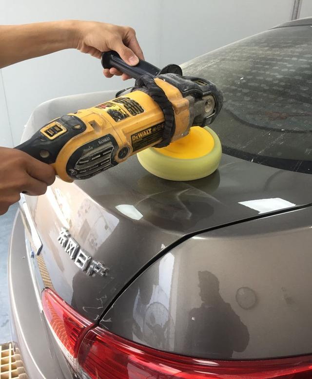 漆面抛光会伤车漆吗专业的来,汽车抛光会不会伤车漆(汽车抛光会不会