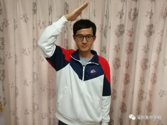 敬一个标准的队礼——美中学校学习少先队知识篇