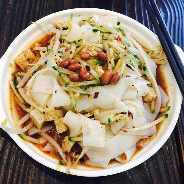 正宗陕西凉皮的配料，正宗西安凉皮配料（陕西凉皮专业做法）