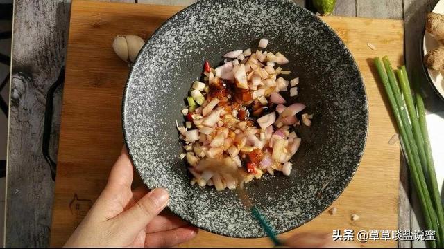 柠檬虾的做法，柠檬虾仁的家常做法大全（夏天就该吃它）