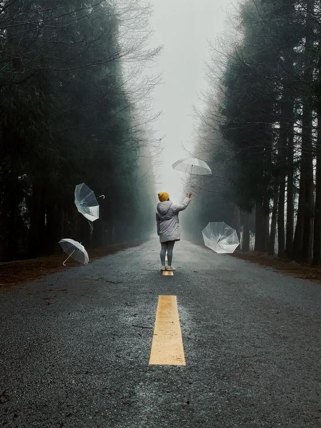 snapseed悬浮照片教程，snapseed倒影怎么做（一个人也能拍出超有趣的悬浮照片）