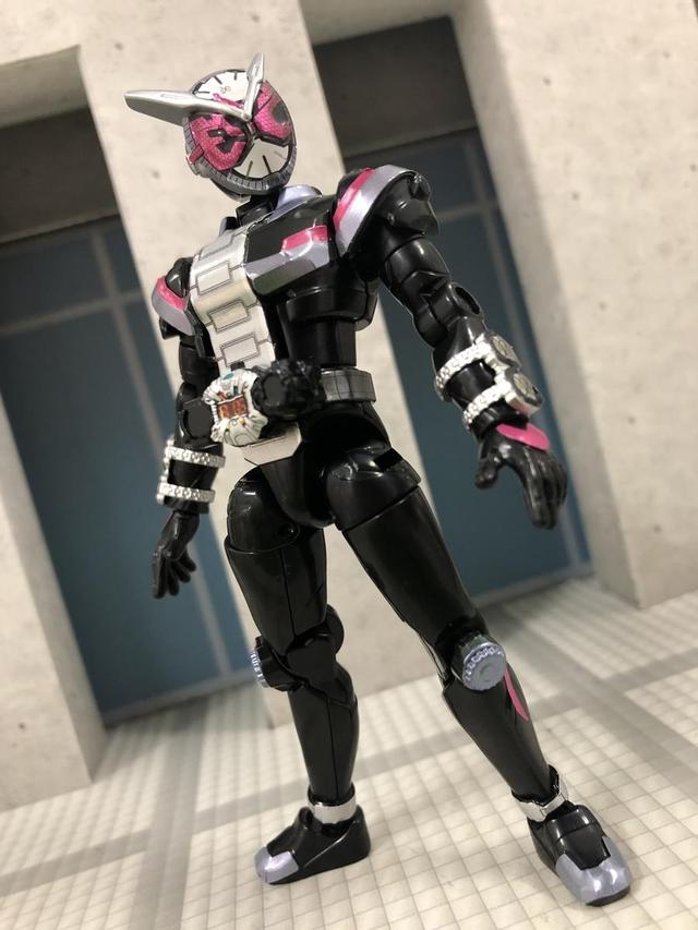 ps怎么镜像翻转，ps里怎么镜像翻转（装动镜世界版假面骑士时王登场）