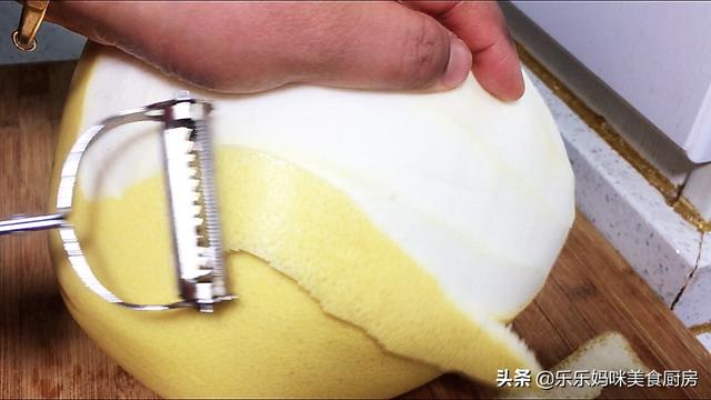 柚子茶的做法，柚子茶的功效与作用及食用方法（入冬后建议多喝蜂蜜柚子茶）