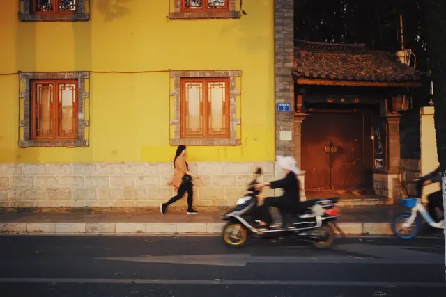 昆明周边好玩的地方，昆明周边好玩的地方有哪些（来到四季如春的昆明）