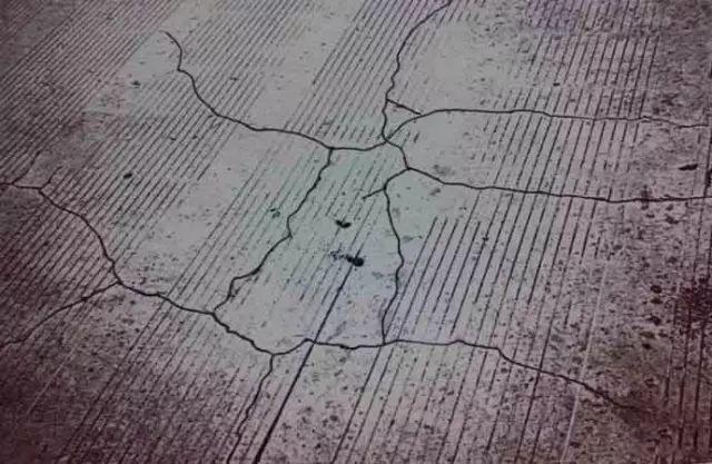 混凝土裂缝修补方法，混凝土裂缝的几种修补方法（混凝土裂缝原因分析及处理措施）