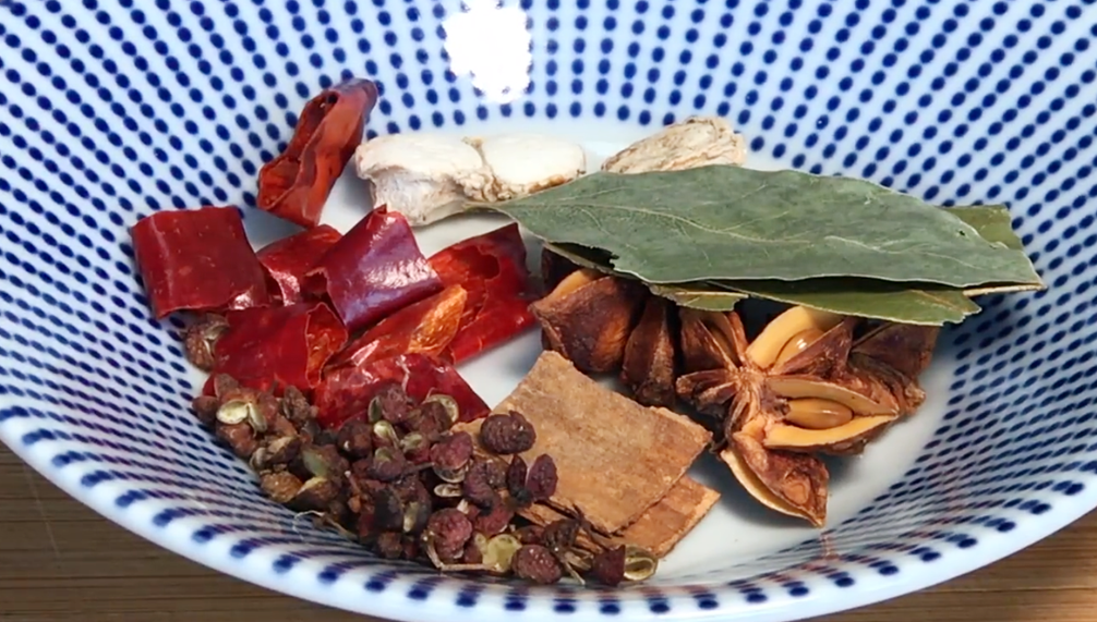 圖片[3]-【五花肉豆腐皮砂鍋煲】做法步驟圖 一大鍋不夠吃 冬天常吃全-起舞食譜網(wǎng)