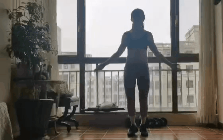 在家练习弹跳方法，如何在家训练弹跳（抗疫情宅在家，适量运动不可少）