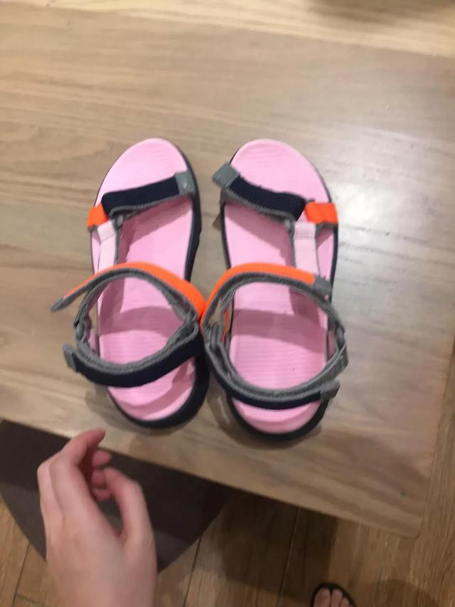 儿童凉鞋怎么选择比较好，儿童凉鞋到底要怎么选