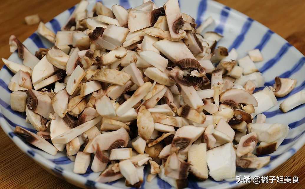 图片[2]-豆腐香菇口菇家常菜 口感鲜美 做法超简单-起舞食谱网