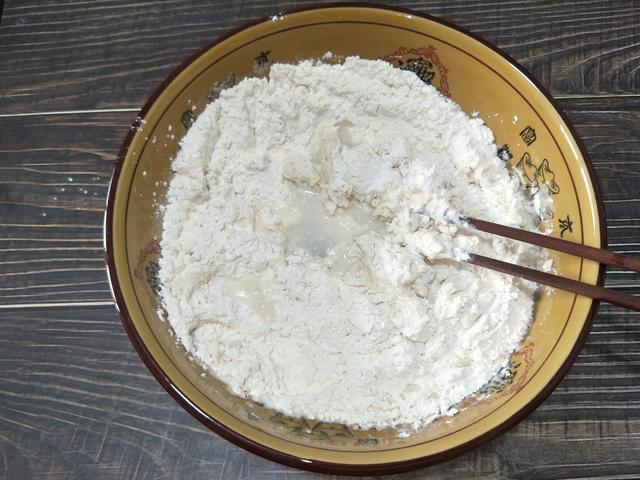 包饺子和面的方法，怎样包饺子和面的正确方法（用冷水好还是热水好）