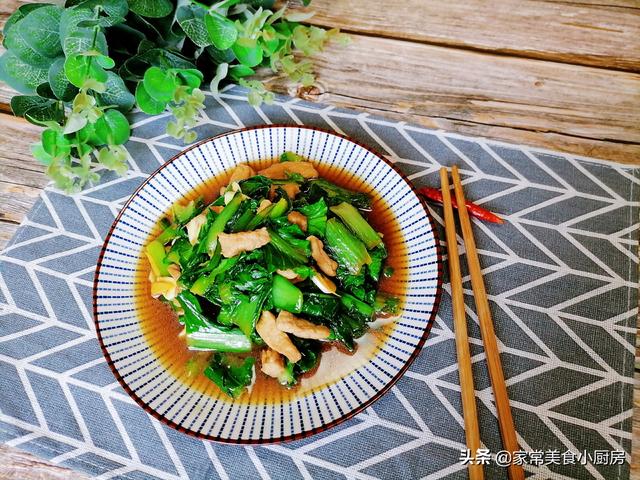 青菜炒肉的做法，青菜炒肉的家常做法窍门（一道美味的肉炒小白菜告诉你诀窍）