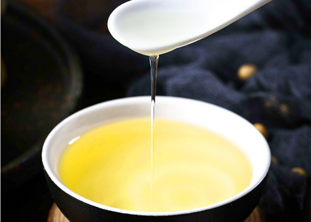 色拉油是什么油，色拉油是什么油可以用什么代替（它和食用油，调和油有什么区别）