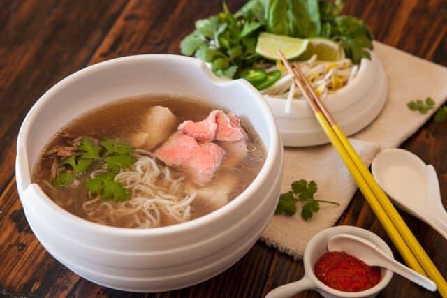 越南风味番茄焖排骨怎么做，排骨焖番茄怎么做好吃（跟着这份详细的美食清单）