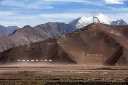 西藏厕所被狼咬死的两人，青藏线被狼吃事件（好多问新藏线住宿）