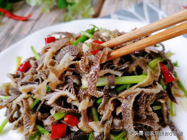 凉拌牛百叶的做法，凉拌牛百叶焯水多长时间（原来饭店里的凉拌牛百叶是这样做的）