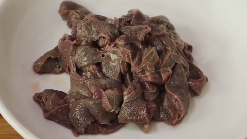 图片[2]-【炒猪肝】做法步骤图 鲜嫩不老没腥味 特别下饭-起舞食谱网