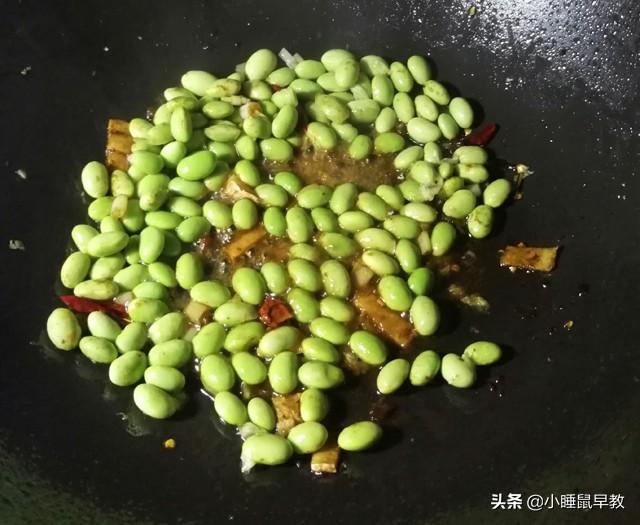 怎样做美味的毛豆香干炒火腿，豆干火腿的做法大全窍门（炒毛豆米时不要忽略这一步）
