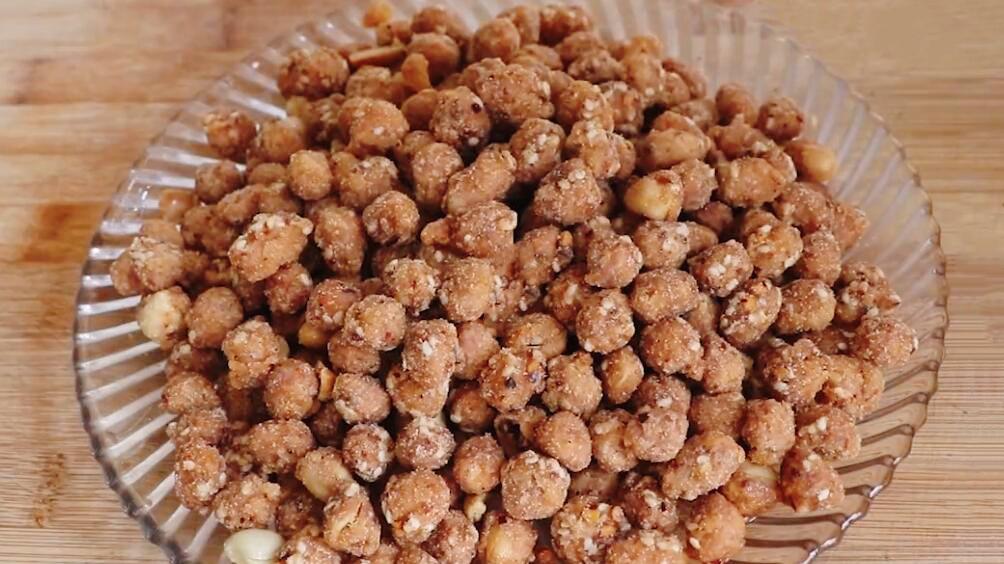 【五香花生米】做法步驟圖 不用燉 3斤不夠吃-起舞食譜網